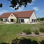 Aux 3 Forets Bed & Breakfast Bizeneuille