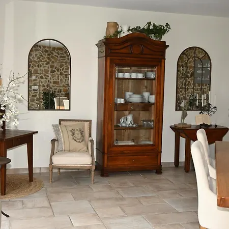 Aux 3 Forets 住宿加早餐酒店 Bizeneuille