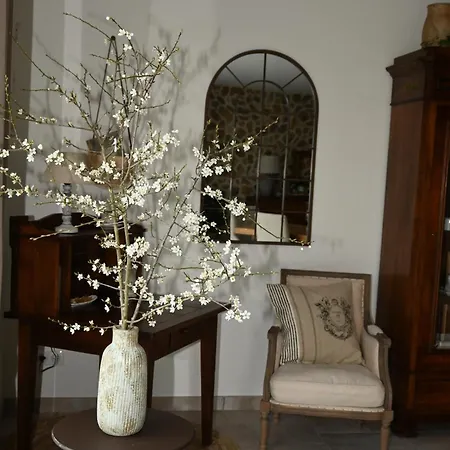 Aux 3 Forets 住宿加早餐酒店