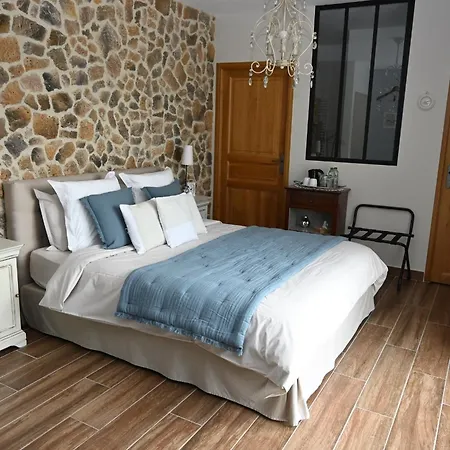 Aux 3 Forets Bed & Breakfast *