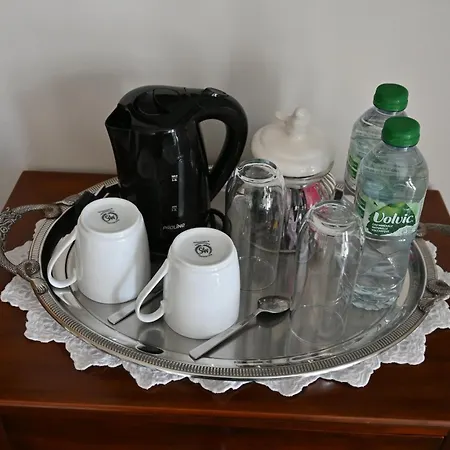 Aux 3 Forets Bed & Breakfast Bizeneuille