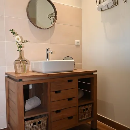 Aux 3 Forets Bed & Breakfast Bizeneuille