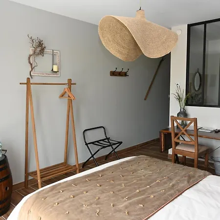 Aux 3 Forets Bed and Breakfast 3*