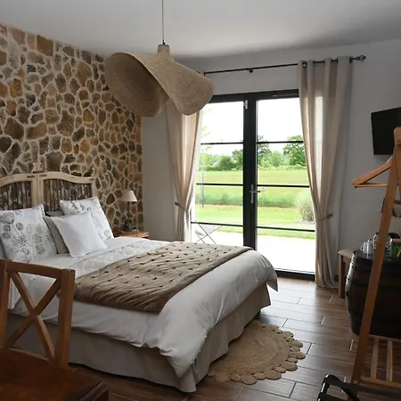 Aux 3 Forets 3* Bizeneuille