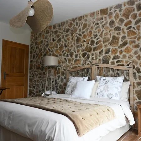 Aux 3 Forets Bizeneuille