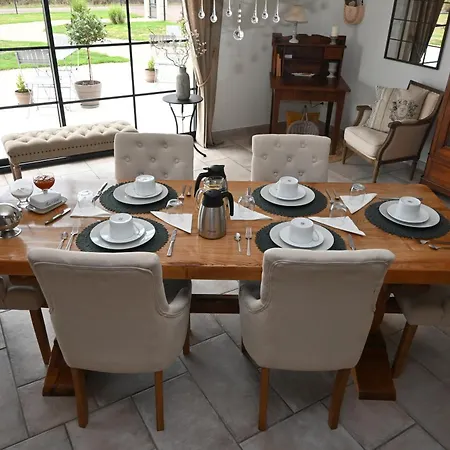 住宿加早餐酒店 Aux 3 Forets Bizeneuille