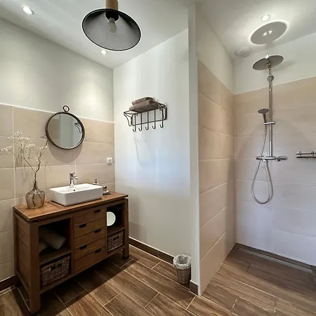 Aux 3 Forets 3* Bizeneuille