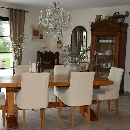 住宿加早餐酒店 Aux 3 Forets Bizeneuille