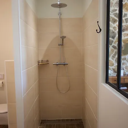 住宿加早餐酒店 Aux 3 Forets Bizeneuille