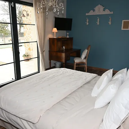 Aux 3 Forets 3* Bizeneuille