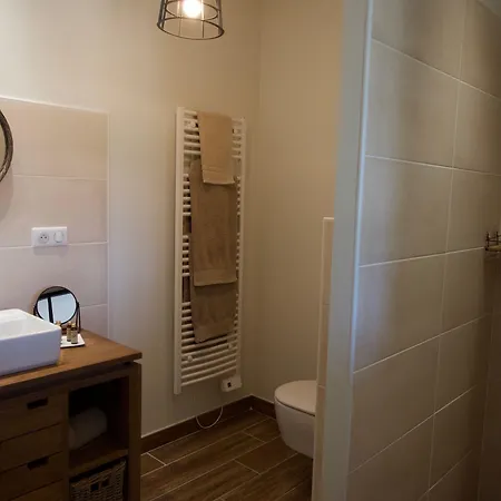 Aux 3 Forets 住宿加早餐酒店