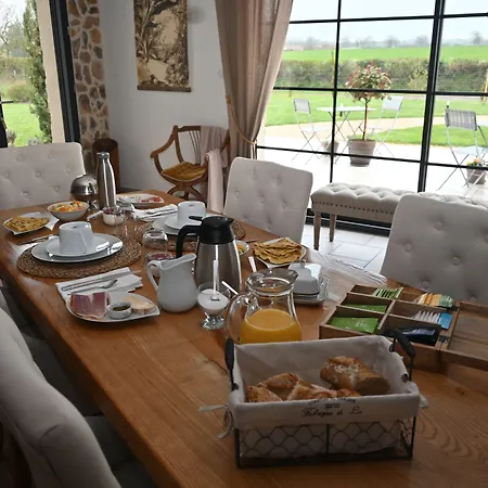 Aux 3 Forets Bed & Breakfast 3*