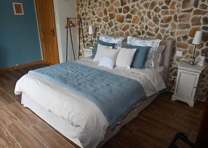 Bed & Breakfast Aux 3 Forets Bizeneuille