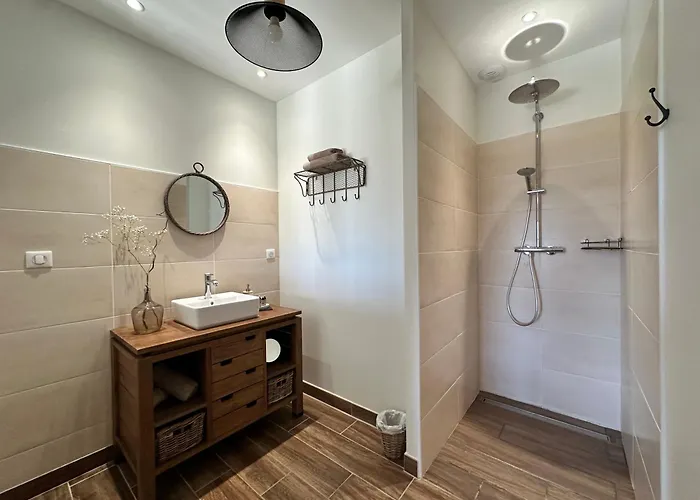 Aux 3 Forets 3* Bizeneuille