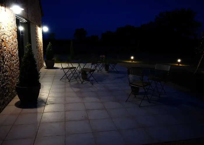 Aux 3 Forets Bed & Breakfast Bizeneuille