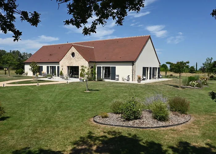 Aux 3 Forets Bed & Breakfast Bizeneuille